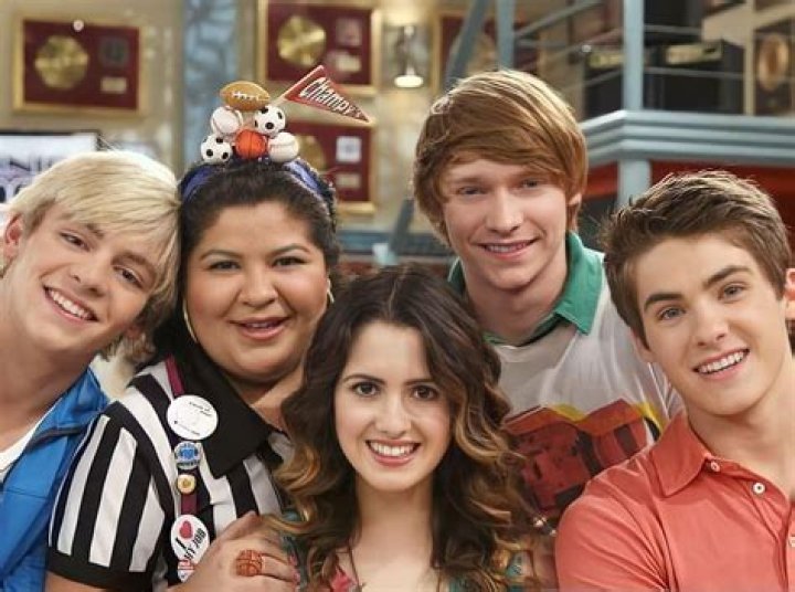 Are the cast of Austin and Ally still friends?
